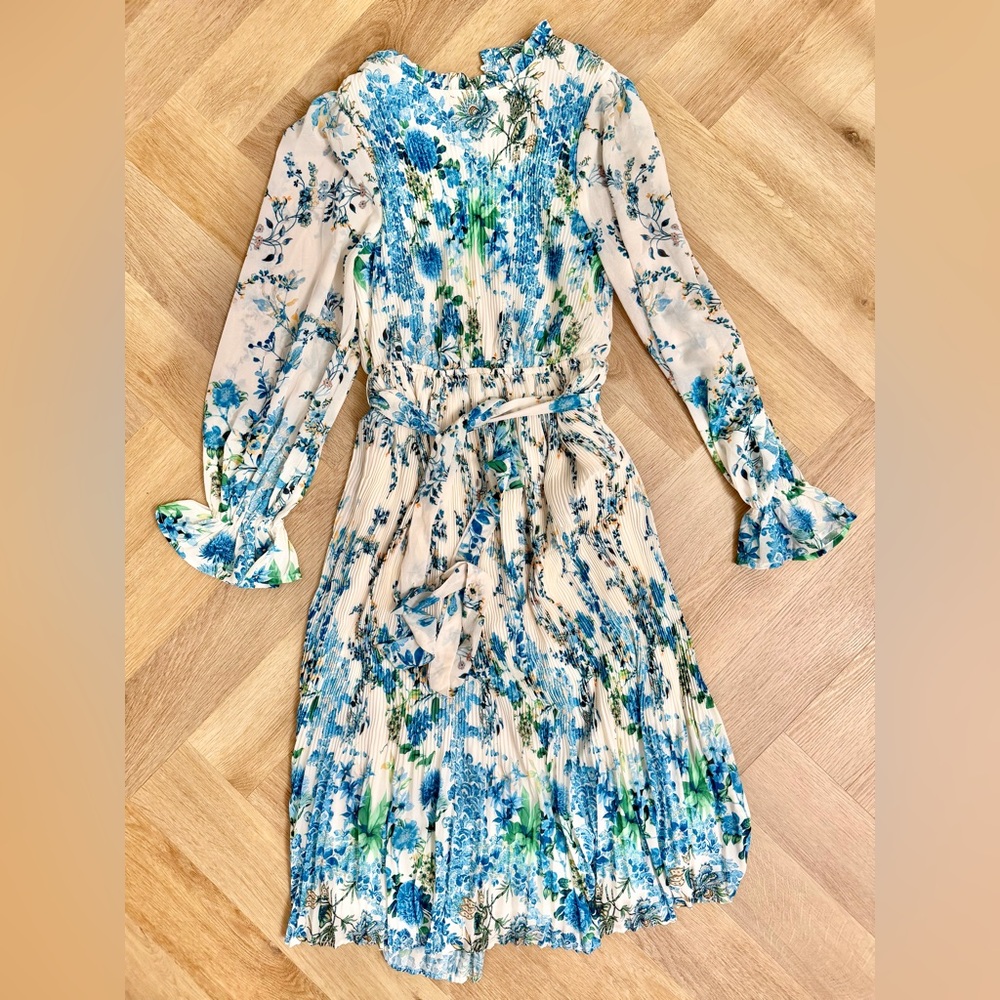 Vici Blue and Cream Floral Long Sleeve Dress
